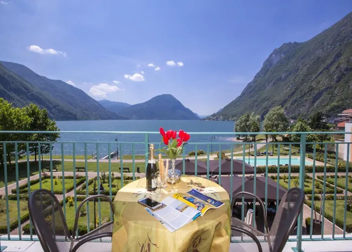 Mit Seeblick Auf Den Luganersee